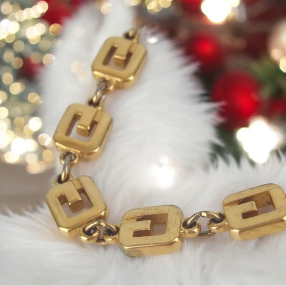 GIVENCHY Signature G Long Necklace 🔥😍❤️ - Picture 2 of 6